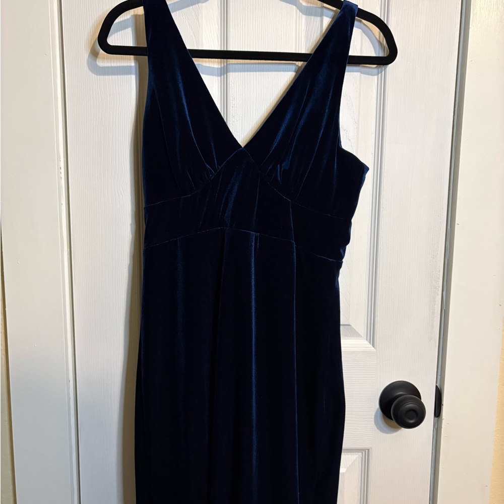 Elegant Midnight Blue Velvet Dress